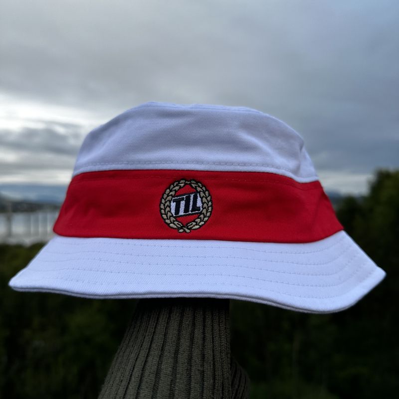 Bøttehatt hvit Gutan på tur